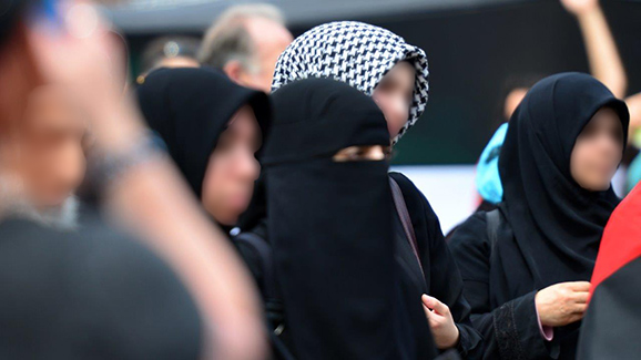 Mit Kopftuch im Hirn: „Islamische Mode“ in Frankfurt