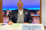 Mathias Mund heißt jetzt (wieder) Pfeiffer