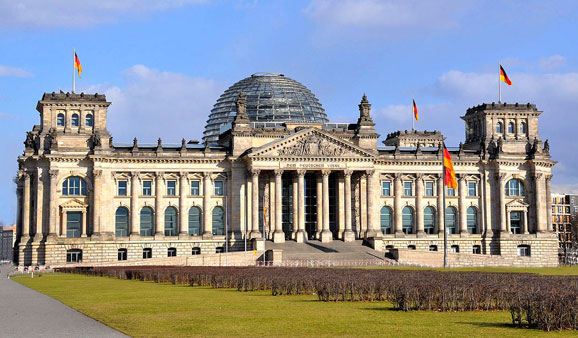 Unsere Demokratie stirbt ganz demokratisch