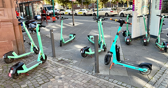Leih-E-Scooter komplett aus Frankfurt verbannen