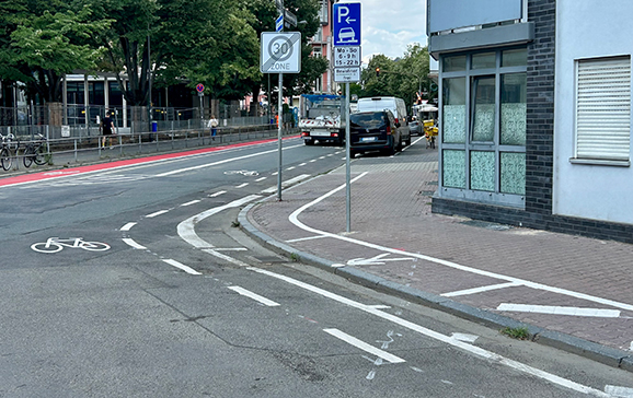 Massive Parkplatzvernichtung in der Willemerstraße