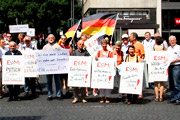 Erster Protest gegen Bundestags-Ja zu ESM, Fiskalpakt und Merkels neuer Kapitulation