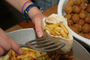 Undeutscher Unkrautvernichter und libanesische Falafel-Griller