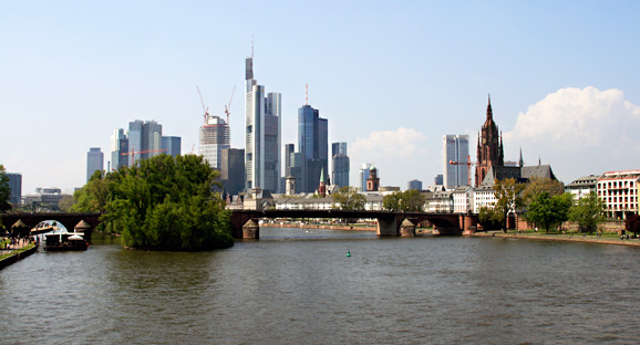 Mäcklers Brückenturm ist endlich tot