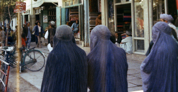 Der Magistrat muss unverzüglich für politische und rechtliche Klärung bei der Burka im Amt sorgen