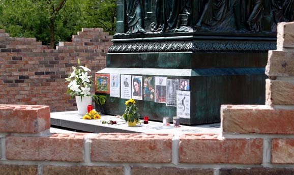 Oben Goethe, unten Michael Jackson